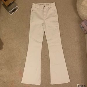 White American Eagle Flare Jeans
